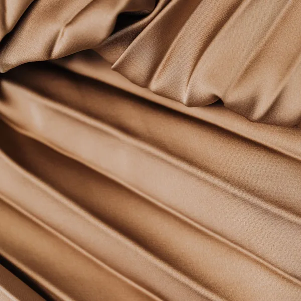 Abaya plissée taupe moderne