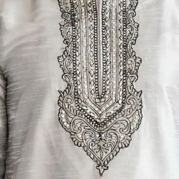 Qamis turkmène mariage brodé argent