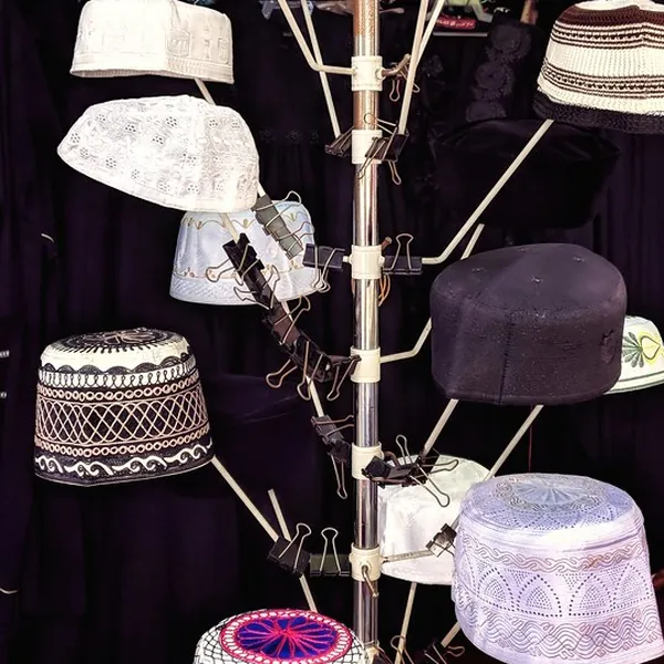 Bonnet kufi blanc coton brodé prière