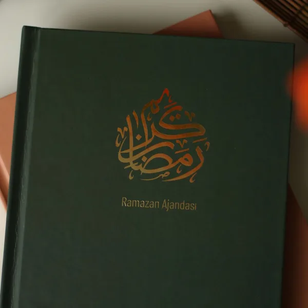 Calendrier Ramadan 2026 luxe avec horaires