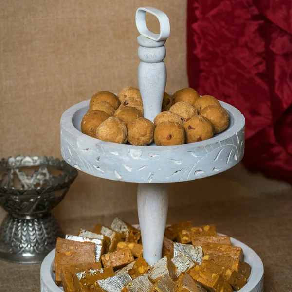 Plateau dattes Ramadan présentoir bois 4 étages