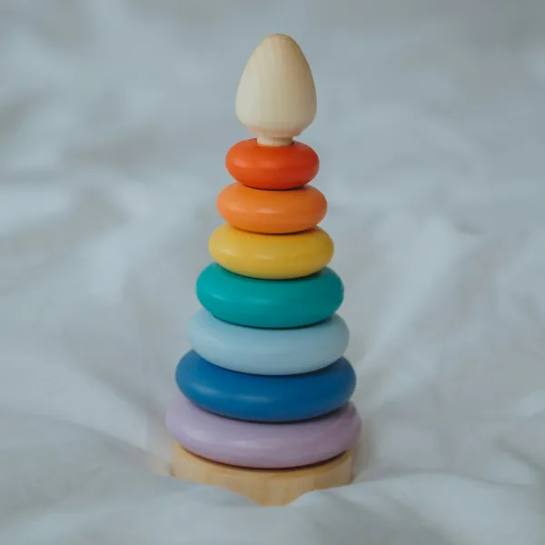 Pyramide anneaux à empiler bois Montessori